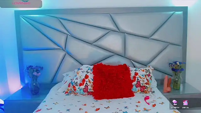 tiifannysexyhot online show from April 19, 12:50 pm