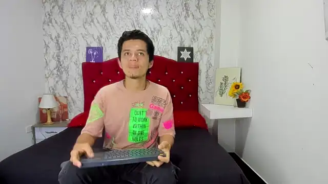 Alejandra and James  online show from May 5, 11:38 am