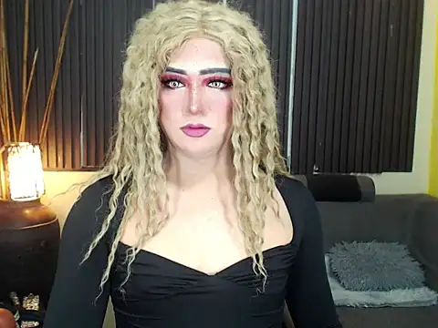 HugexMsLovelyxCock online show from April 22, 10:06 pm