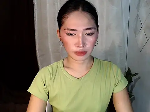 urasiankylie online show from May 13, 8:01 am