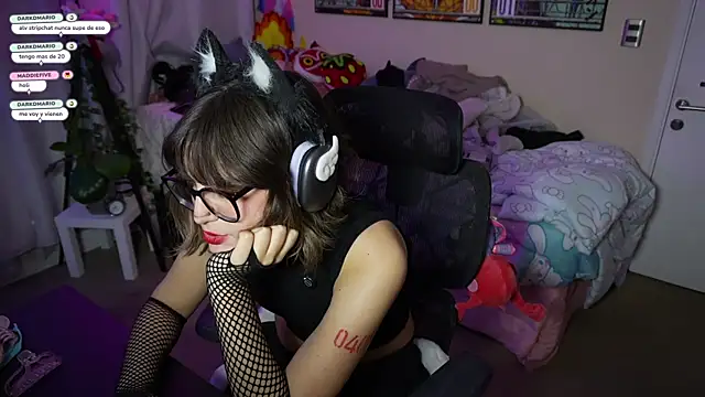 trinilup online show from May 6, 12:39 am
