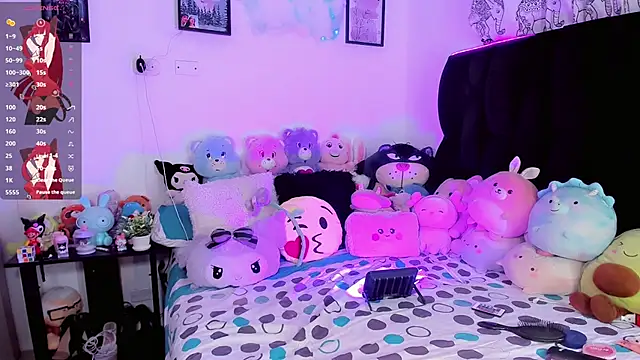 SexyMoon09 online show from July 4, 7:03 am
