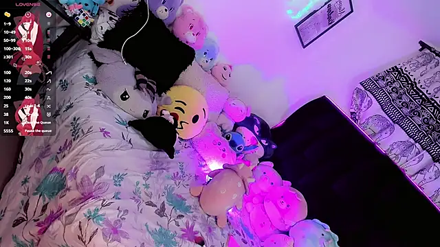 SexyMoon09 online show from July 12, 9:35 am