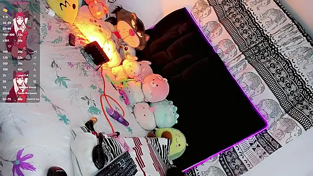 SexyMoon09 online show from August 2, 9:09 am