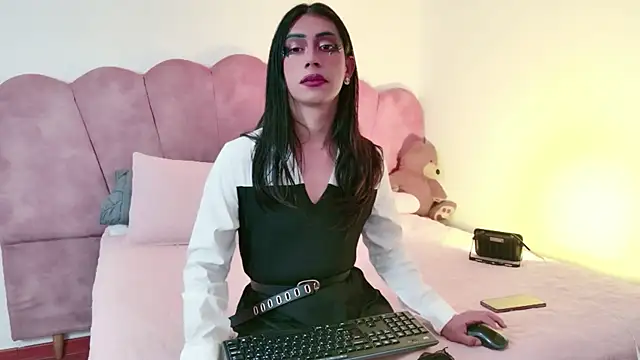 Alexadomina22 online show from August 3, 9:43 pm