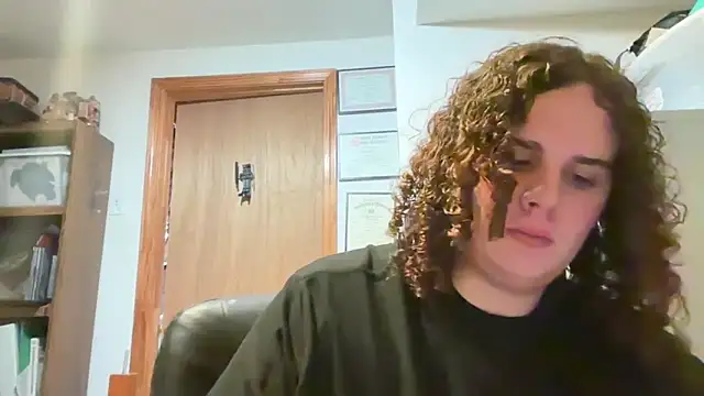 rose-thing online show from May 9, 4:52 am
