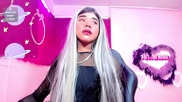 jade lux  online show from May 30, 11:52 am