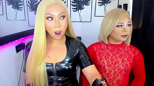 QUEEN OF ALL DOM online show from June 9, 4:56 am