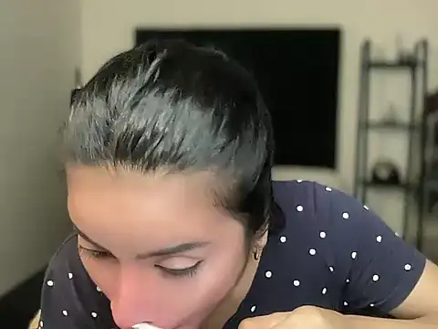 your bianca69 online show from December 22, 10:58 pm