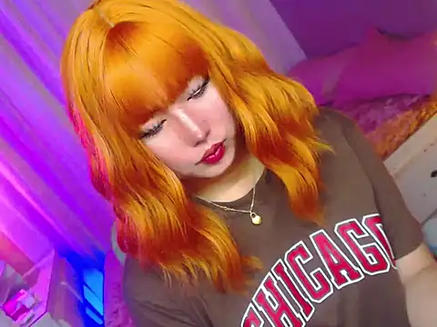 HOTnWILDalice online show from April 19, 1:06 am