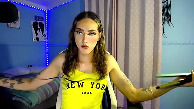 charlottesexxx online show from February 15, 9:46 pm