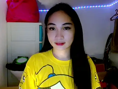 Snapshot of SweetLilly_18 chatting on March 17, 2:52 pm SweetLilly 18 online show from March 17, 2:52 pm