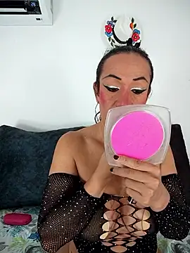 YOURSDEBORA online show from September 19, 7:41 pm
