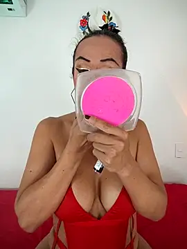 YOURSDEBORA online show from October 24, 7:52 pm