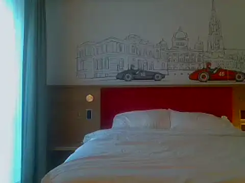 luanadigarda online show from February 5, 9:15 am