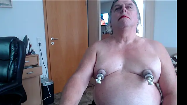 Snapshot of Sissygera chatting on December 15, 10:50 am Sissygera online show from December 15, 10:50 am