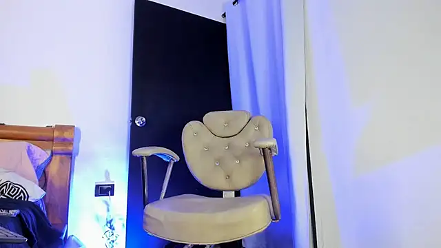 Snapshot of PIA_GREAT chatting on October 17, 1:09 am PIA GREAT online show from October 17, 1:09 am