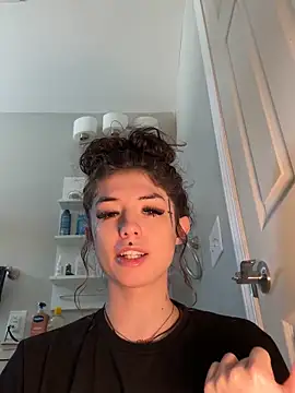 Snapshot of Chanelkeyy chatting on February 18, 4:05 pm Chanelkeyy online show from February 18, 4:05 pm