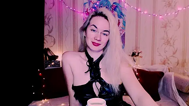 xxxcharismaaa online show from April 6, 12:53 am