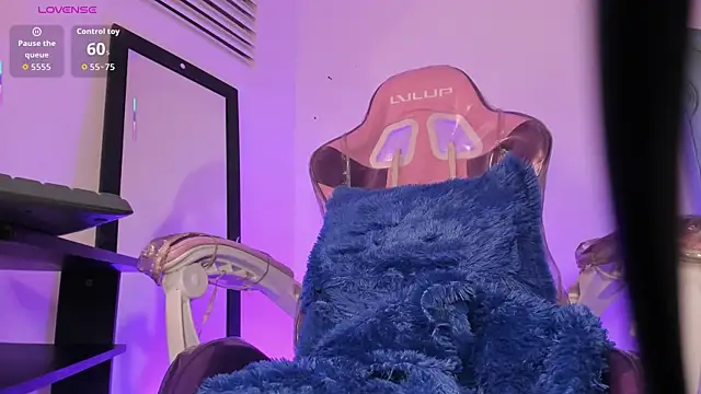 Chris boy  online show from November 23, 8:16 am