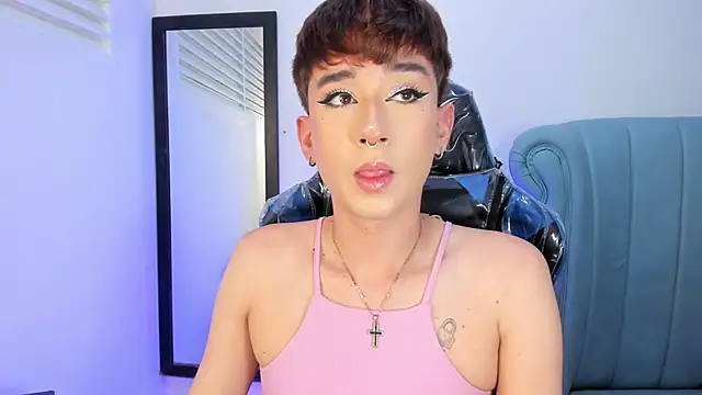 Chris boy  online show from February 18, 7:49 am