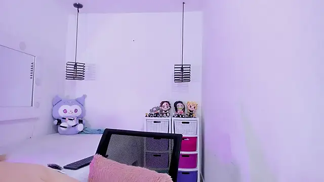 KimberlyJohnsoon online show from March 10, 11:41 pm