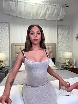 xGabrielaLopex online show from May 4, 12:43 pm