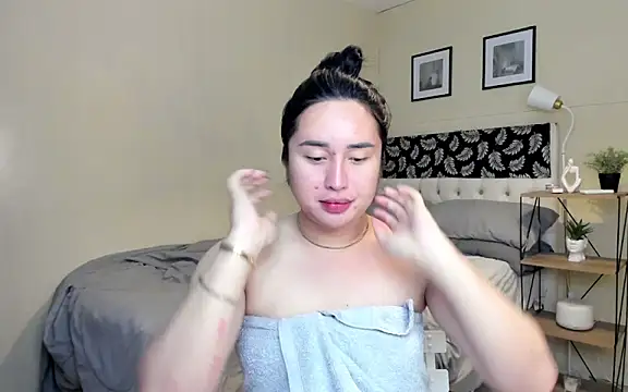 Sexysafarahh online show from April 6, 2:39 pm