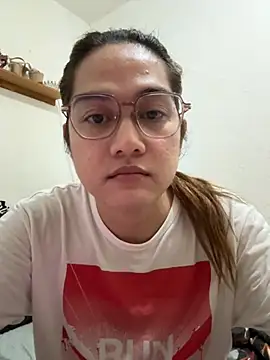 Snapshot of MarieLoveGlamorous chatting on October 9, 2:51 pm MarieLoveGlamorous online show from October 9, 2:51 pm