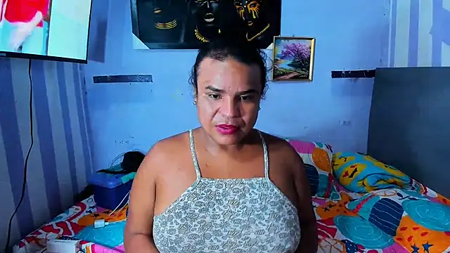 luciana osorno online show from February 10, 4:30 am