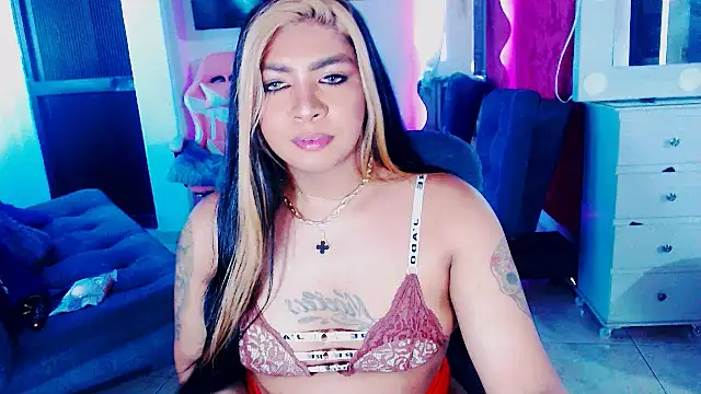Snapshot of violet_bigcock774 chatting on October 19, 7:28 pm violet bigcock774 online show from October 19, 7:28 pm