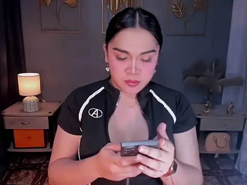 Snapshot of MaxeneCullens chatting on October 20, 2:26 am MaxeneCullens online show from October 20, 2:26 am