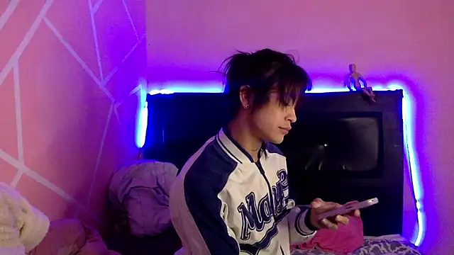 stormytt  online show from February 18, 11:56 pm