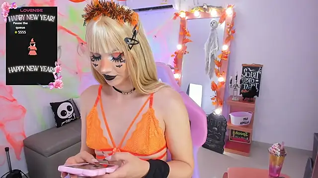 alessandrathedoll online show from October 31, 6:27 pm