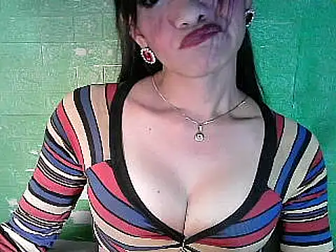 Snapshot of Rosebaumgardner1234 chatting on February 2, 5:37 pm Rosebaumgardner1234 online show from February 2, 5:37 pm