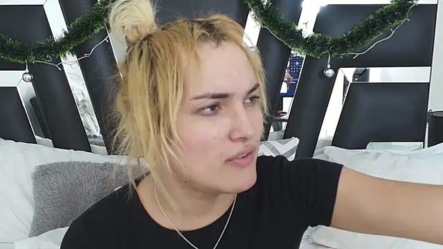 Snapshot of katya_kozlov chatting on December 10, 12:16 pm katya kozlov online show from December 10, 12:16 pm