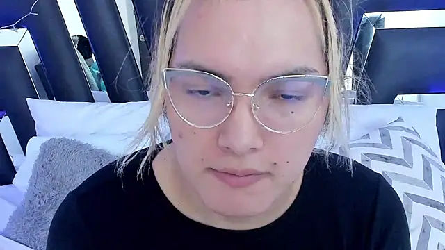 Snapshot of katya_kozlov chatting on February 25, 4:46 am katya kozlov online show from February 25, 4:46 am