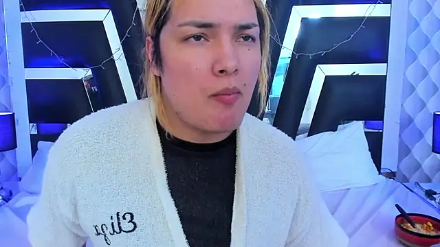 Snapshot of katya_kozlov chatting on September 13, 5:46 am katya kozlov online show from September 13, 5:46 am