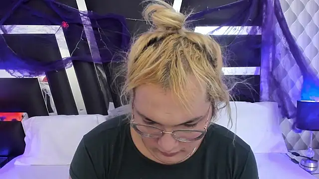 Snapshot of katya_kozlov chatting on November 2, 3:59 am katya kozlov online show from November 2, 3:59 am