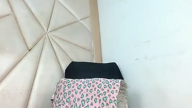 sweet brunettex lovingyou online show from November 23, 6:59 am