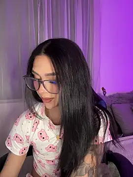 Samantha Bernardo online show from April 19, 5:19 am