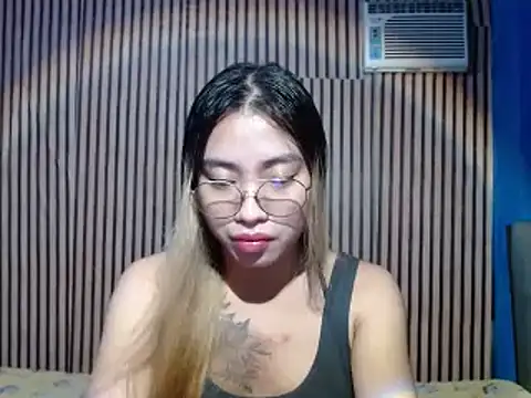 ladybigmeatXX online show from December 13, 7:26 am