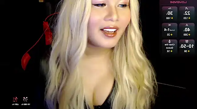 Snapshot of stacey_wills44 chatting on December 13, 6:00 am stacey wills44 online show from December 13, 6:00 am