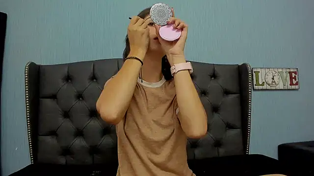 AndreaStivens online show from March 7, 12:05 pm