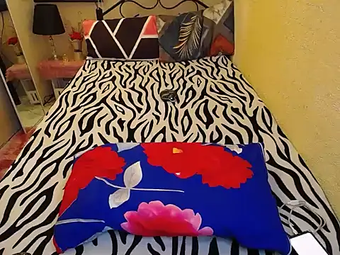 MissFoxylady online show from December 11, 2:32 am