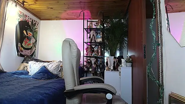 NicoleCortez online show from March 4, 6:12 pm