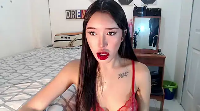 Snapshot of wiggle_nibble chatting on December 20, 12:41 am wiggle nibble online show from December 20, 12:41 am