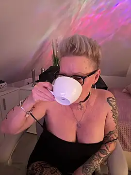 German Milf online show from January 16, 2:24 pm