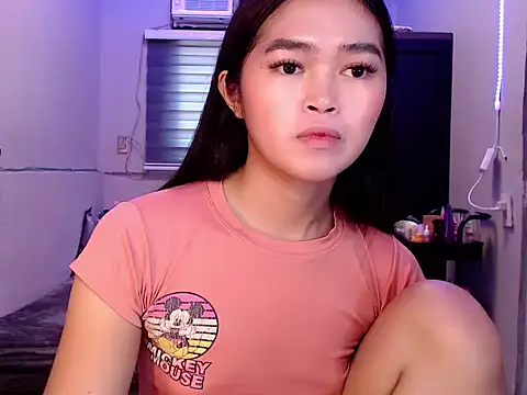 Snapshot of Itsme_claire chatting on October 8, 1:51 am Itsme claire online show from October 8, 1:51 am