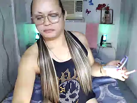 UrAsianPrincessDanie online show from February 23, 6:45 pm